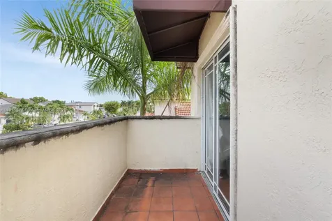 7974 NW 186th Terrace Hialeah FL 33015