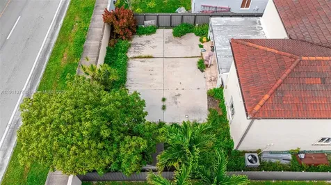 7974 NW 186th Terrace Hialeah FL 33015