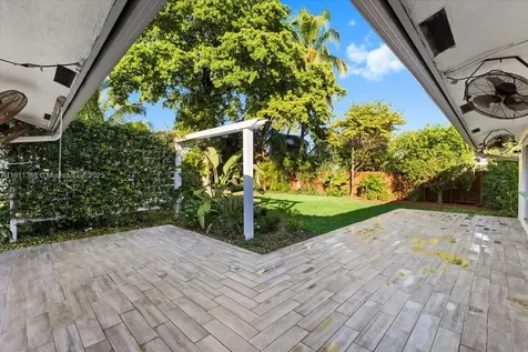 5261 SW 23rd Street West Park FL 33023