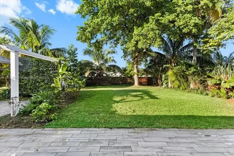 5261 SW 23rd Street West Park FL 33023