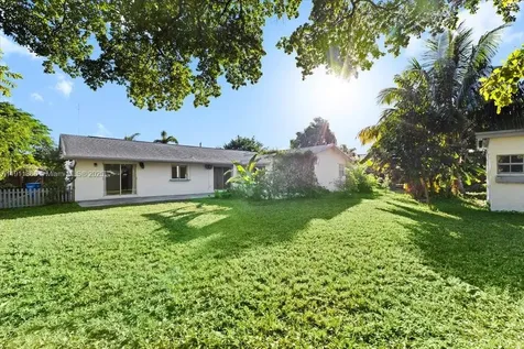 5261 SW 23rd Street West Park FL 33023