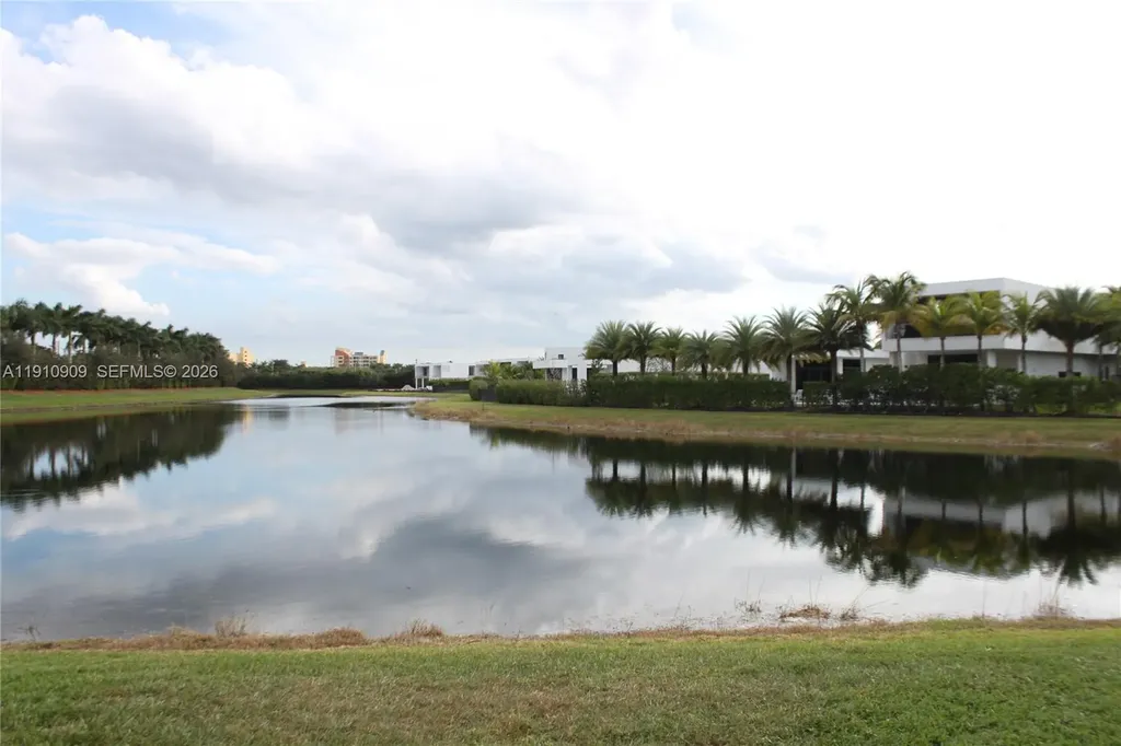 180 Riviera Circle Weston FL 33326
