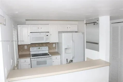 180 Riviera Circle Weston FL 33326