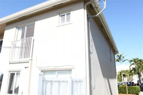180 Riviera Circle Weston FL 33326