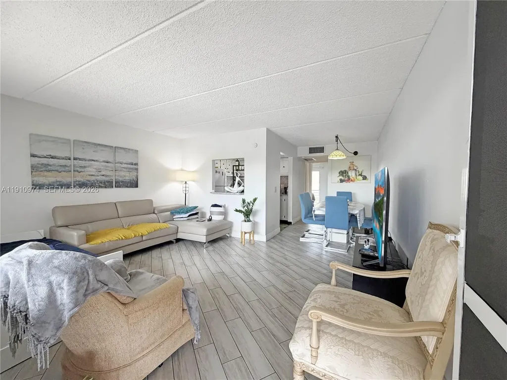 500 W Village Green Circle W Palm Springs FL 33461
