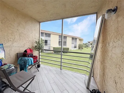 500 W Village Green Circle W Palm Springs FL 33461