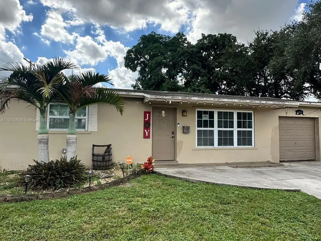6390 Harding Street Hollywood FL 33024