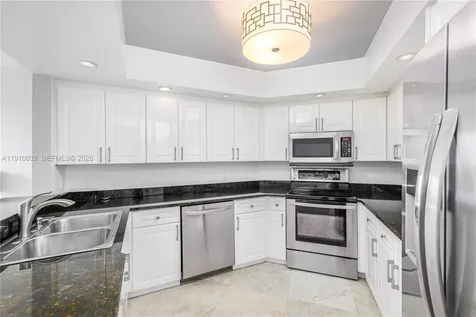 1800 Sunset Harbour Drive Miami Beach FL 33139