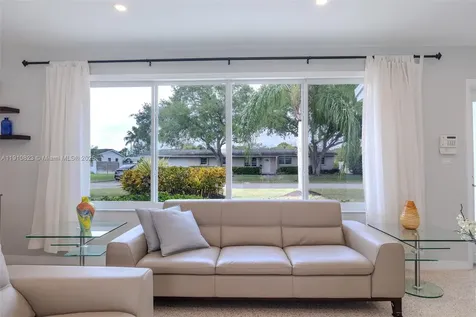 9260 SW 166th Terrace Palmetto Bay FL 33157