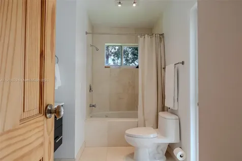 9260 SW 166th Terrace Palmetto Bay FL 33157