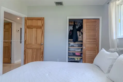 9260 SW 166th Terrace Palmetto Bay FL 33157