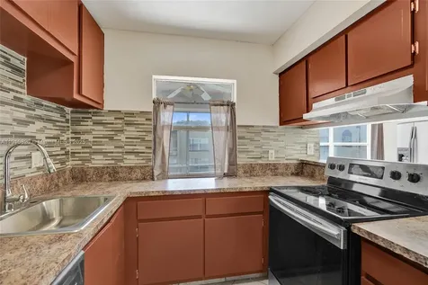 4220 NW 21st Street Lauderhill FL 33313