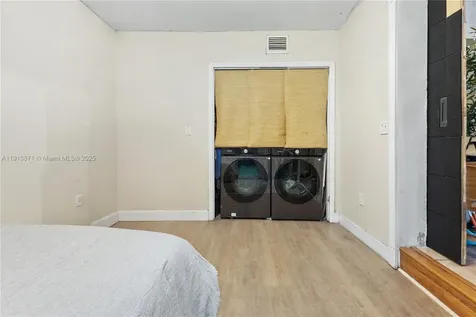 1220 Oriole Avenue Miami Springs FL 33166