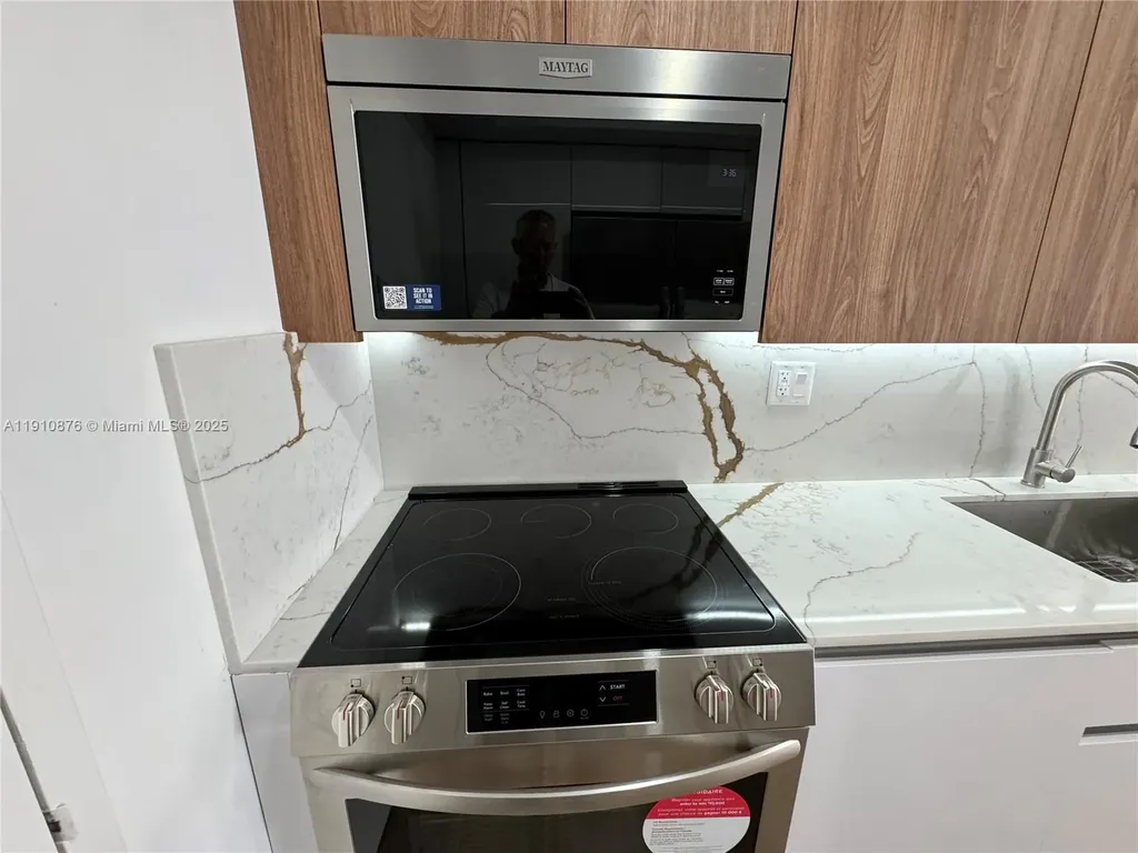 18031 Biscayne Boulevard Aventura FL 33160