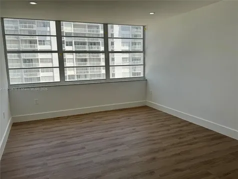18031 Biscayne Boulevard Aventura FL 33160