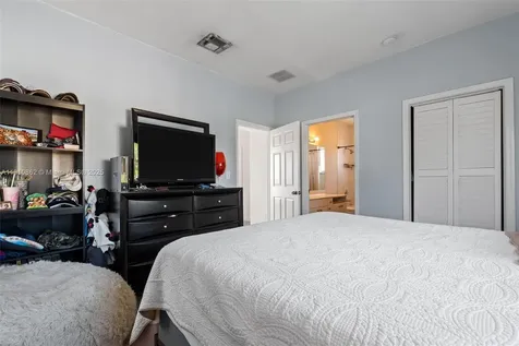 2526 NE 41st Avenue Homestead FL 33033