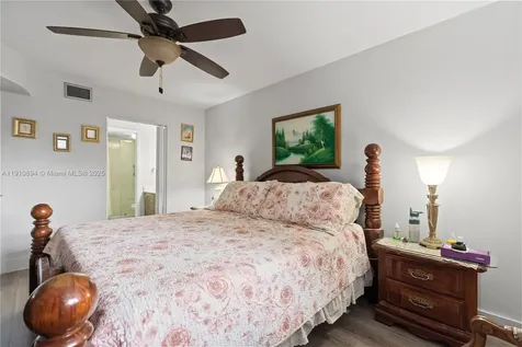 1000 Colony Point Circle Pembroke Pines FL 33026