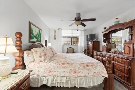 1000 Colony Point Circle Pembroke Pines FL 33026