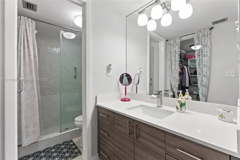 1000 Colony Point Circle Pembroke Pines FL 33026