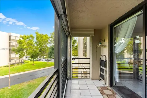 1000 Colony Point Circle Pembroke Pines FL 33026