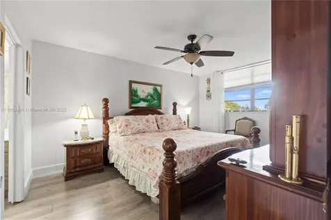 1000 Colony Point Circle Pembroke Pines FL 33026