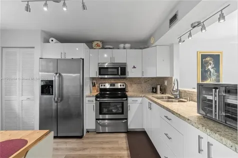 1000 Colony Point Circle Pembroke Pines FL 33026