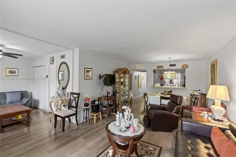1000 Colony Point Circle Pembroke Pines FL 33026