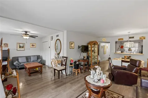 1000 Colony Point Circle Pembroke Pines FL 33026