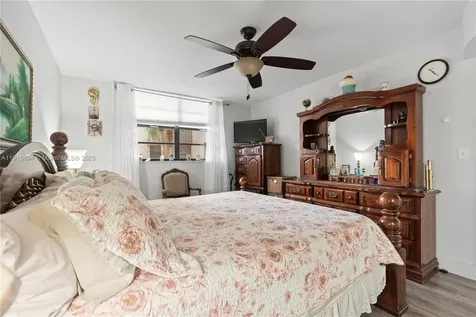 1000 Colony Point Circle Pembroke Pines FL 33026