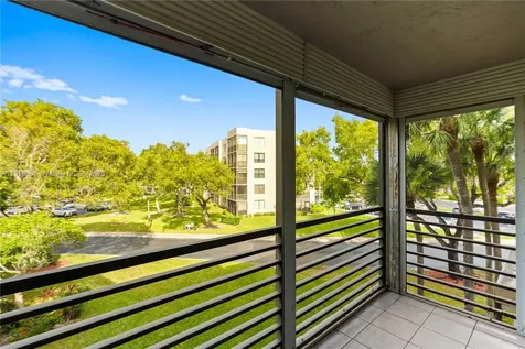 1000 Colony Point Circle Pembroke Pines FL 33026