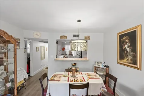1000 Colony Point Circle Pembroke Pines FL 33026