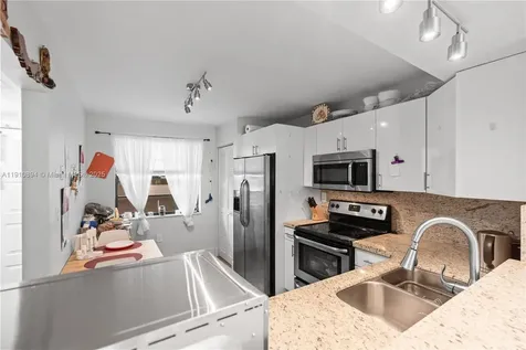 1000 Colony Point Circle Pembroke Pines FL 33026