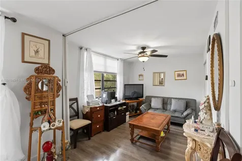1000 Colony Point Circle Pembroke Pines FL 33026