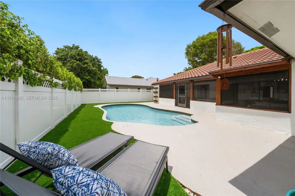 4029 NW 72nd Avenue Coral Springs FL 33065