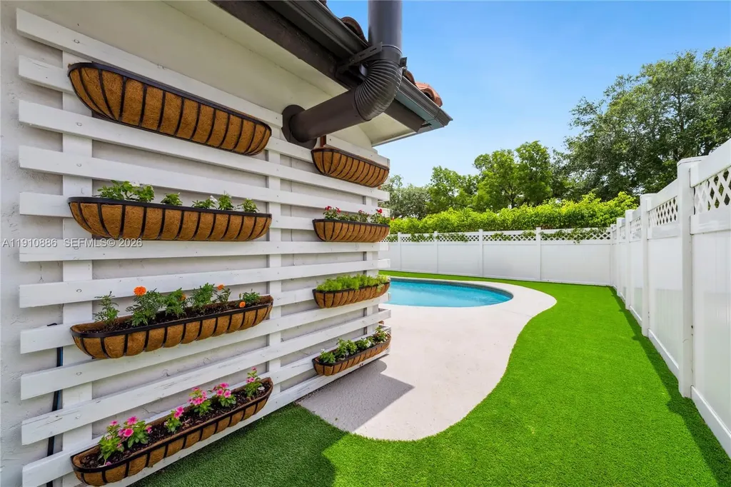 4029 NW 72nd Avenue Coral Springs FL 33065