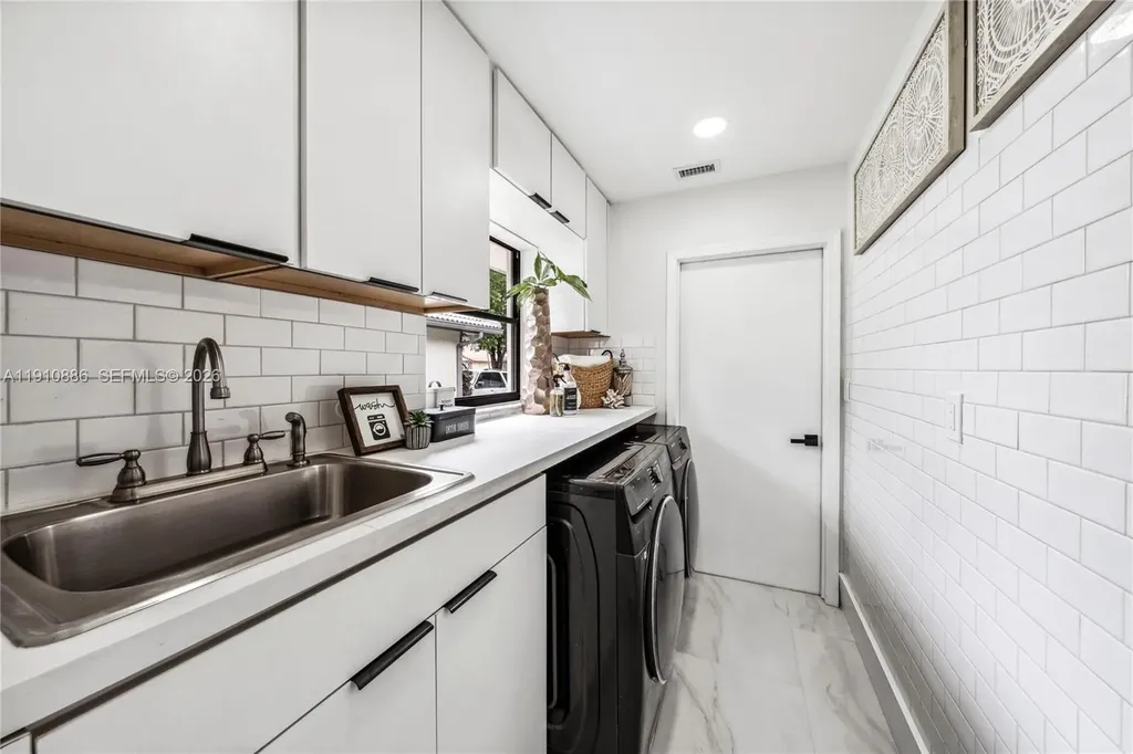 4029 NW 72nd Avenue Coral Springs FL 33065