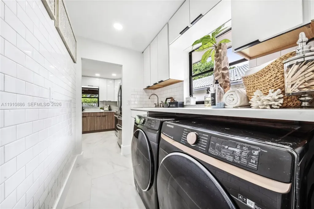 4029 NW 72nd Avenue Coral Springs FL 33065