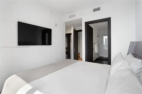 398 NE 5th Street Miami FL 33132