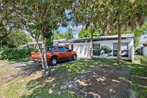 2227 Cleveland Street Hollywood FL 33020