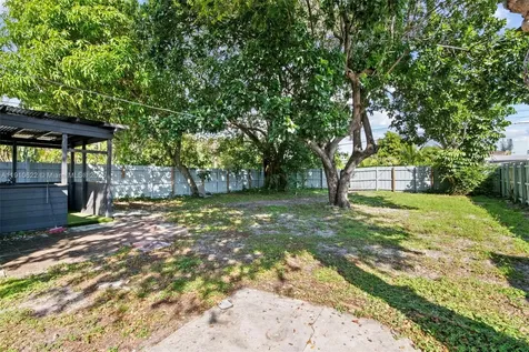 2227 Cleveland Street Hollywood FL 33020