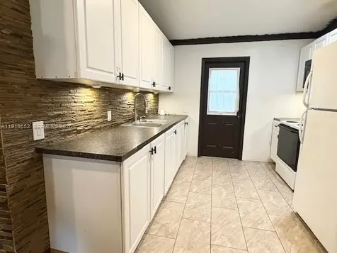 2995 NW 106th Street Miami FL 33147