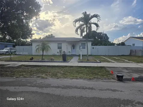 15210 NW 28th Place Miami Gardens FL 33054