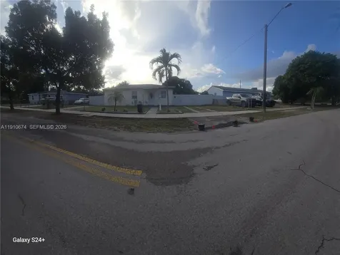 15210 NW 28th Place Miami Gardens FL 33054