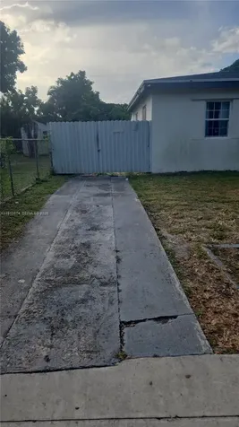 15210 NW 28th Place Miami Gardens FL 33054