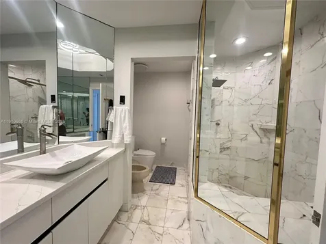 3900 Island Boulevard Aventura FL 33160