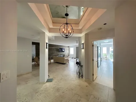 3900 Island Boulevard Aventura FL 33160