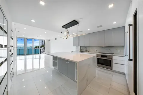 7918 Harbour Island Drive North Bay Village FL 33141