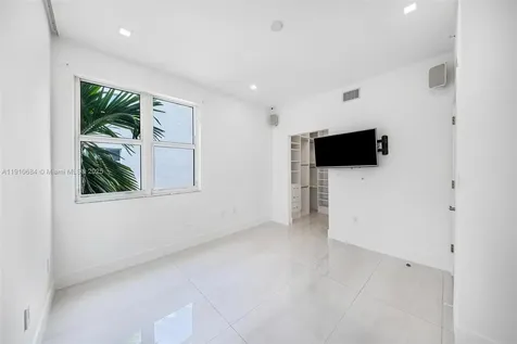 7918 Harbour Island Drive North Bay Village FL 33141