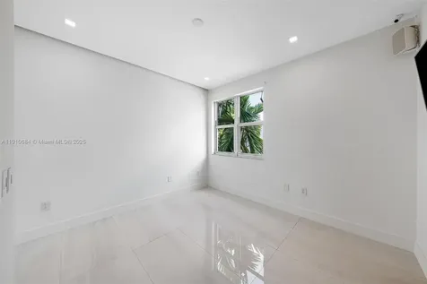 7918 Harbour Island Drive North Bay Village FL 33141