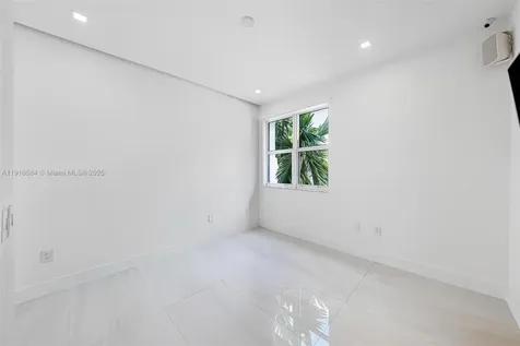7918 Harbour Island Drive North Bay Village FL 33141